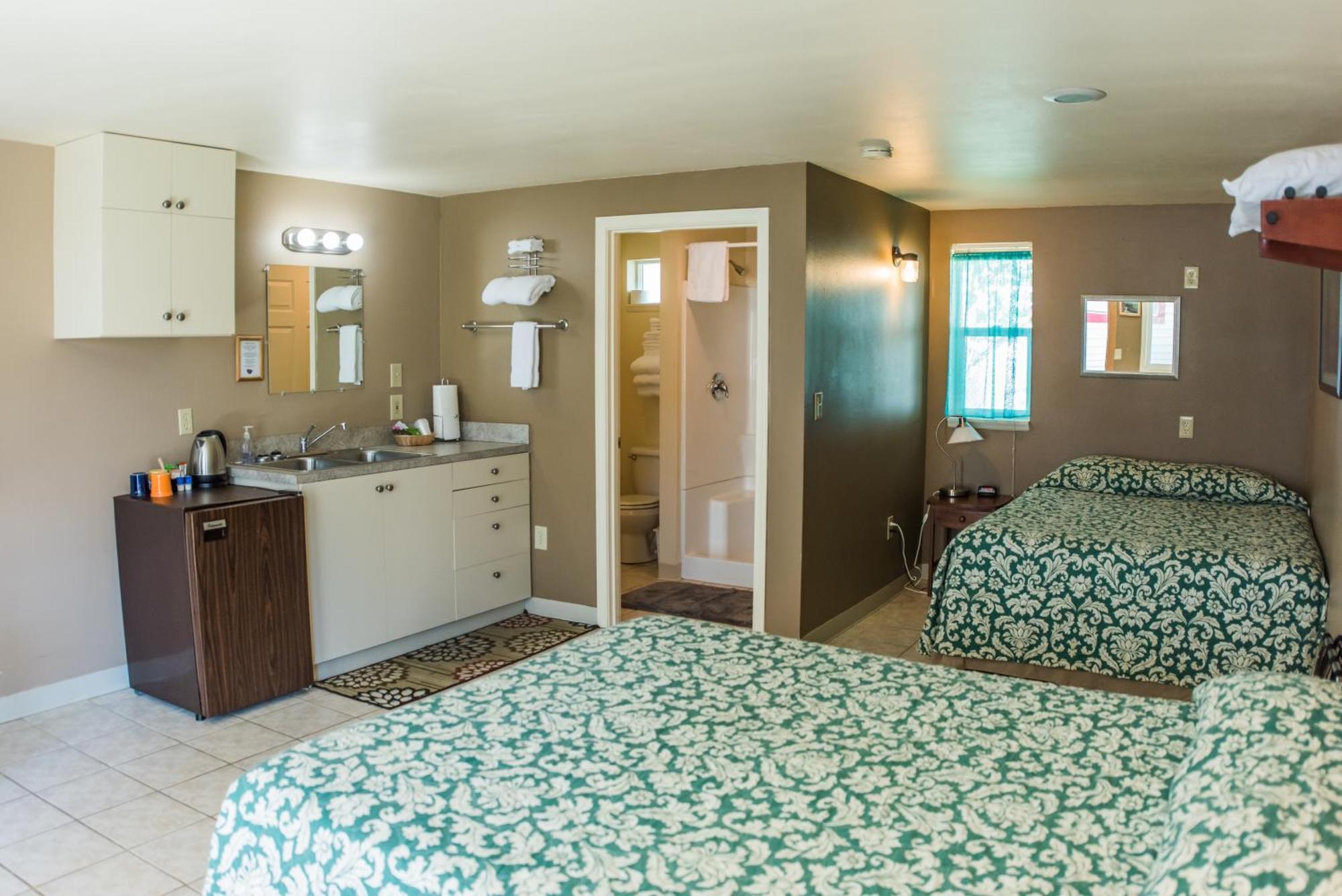 Riverwalk Inn Chelan Room photo