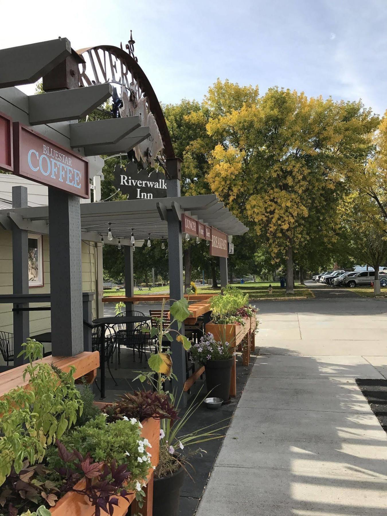 Riverwalk Inn Chelan Exterior photo